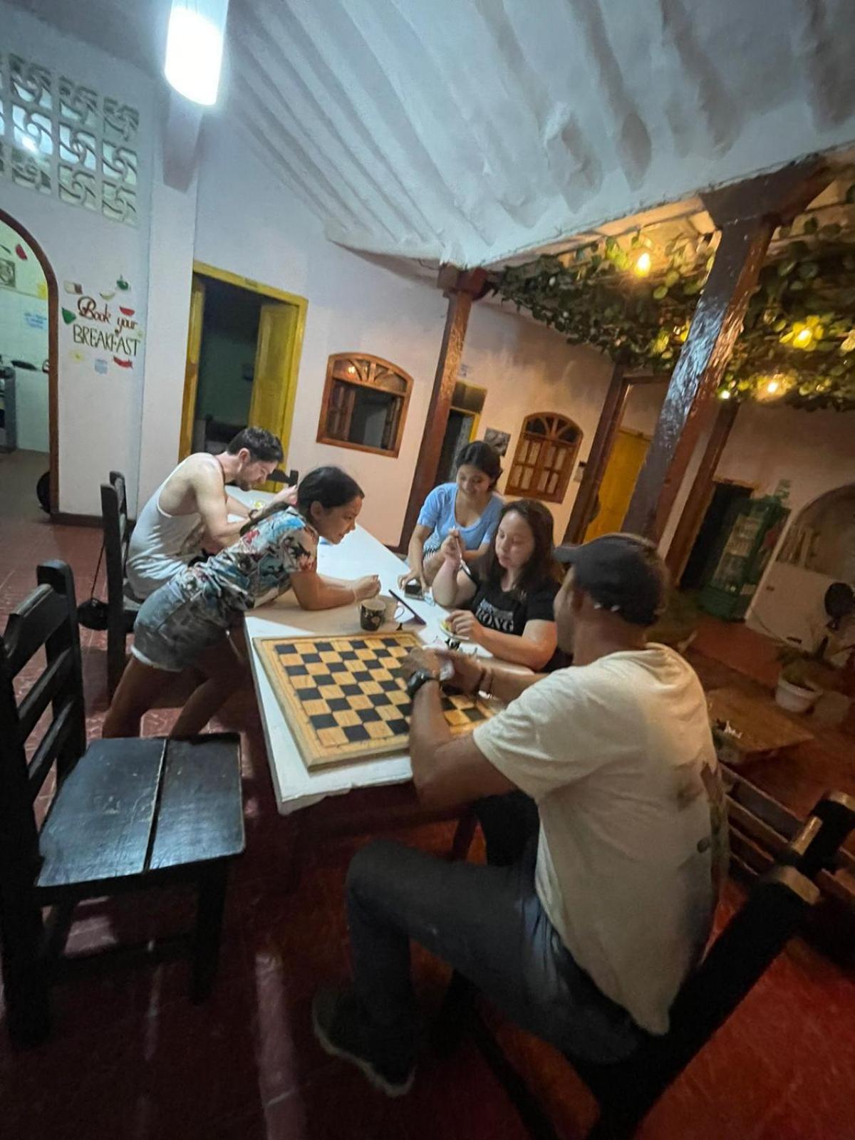 Adventure Hostel سان جيل المظهر الخارجي الصورة